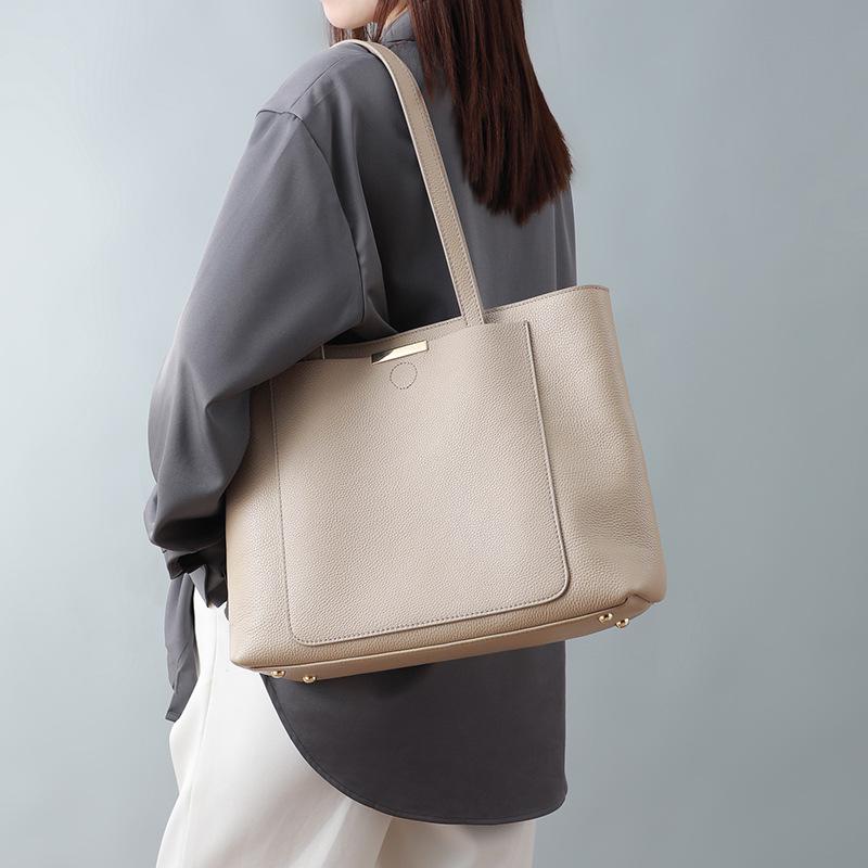 Women's 2025 Winter Fashion Genuine Leather Versatile Shoulder Tote Bag