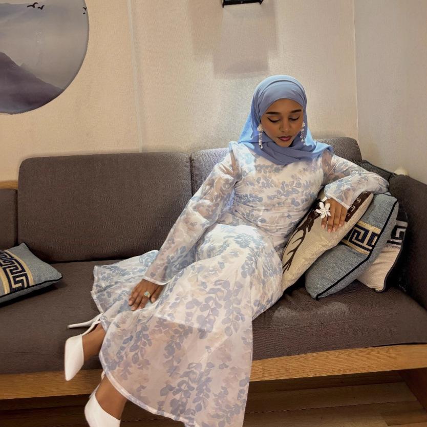 Mittlerer Osten elegantes Temperament schlankes Kleid Damen neues ausgestelltes Ärmel Taillen-Schnürung Französisches Kleid