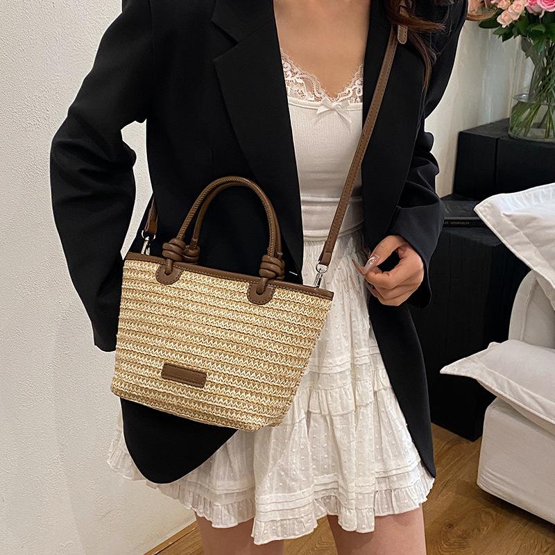 New Shoulder Messenger Bag Fashionable Large Capacity Bucket Bag