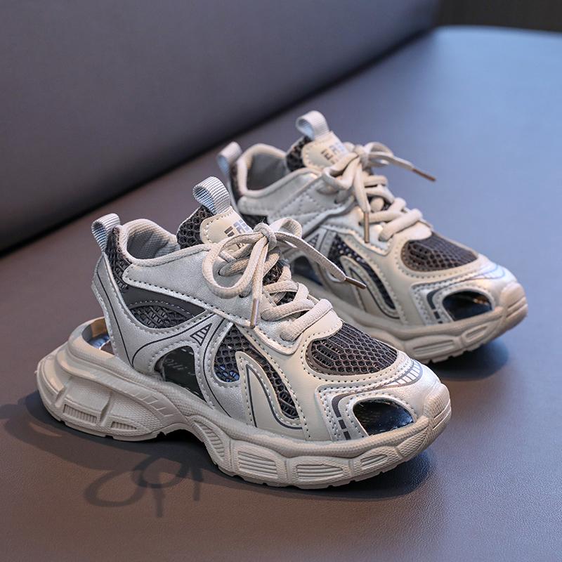 

Кроссовки для бега для мальчиков и девочек, толстая мягкая подошва, детские сандалии, дышащая сетка, новая модная детская спортивная обувь для студентов, тренд 2025 21 серый