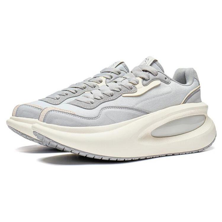 Li Ning Yun You Ocra Bequeme Dämpfung Rutschfest Abriebfest Niedrig geschnitten Freizeitschuhe Unisex Ecru AZGT087-2