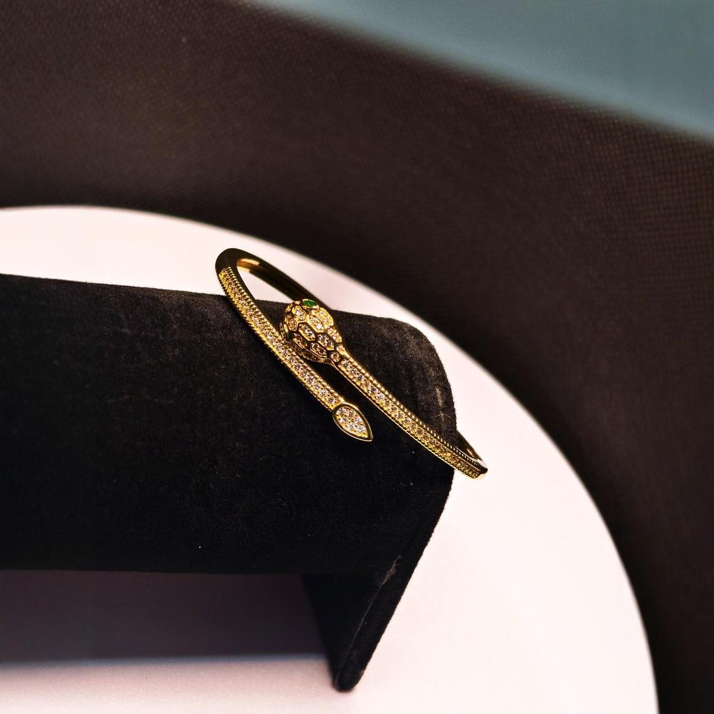 Luxurious European & American Style Zirconia Snake Bracelet - Elegant Open Cuff, Versatile High-End Fashion Accessory