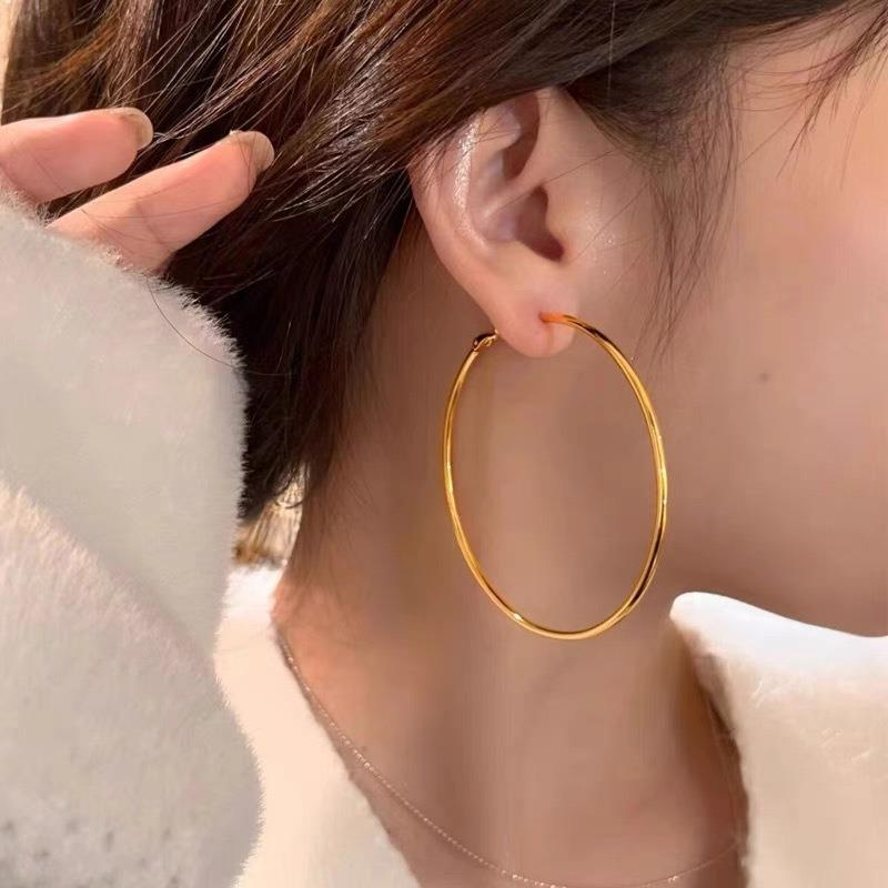 Gold Ring Earrings Women's Ear Buckles Light Luxury High-end Earrings Autumn and Winter Ring Earrings