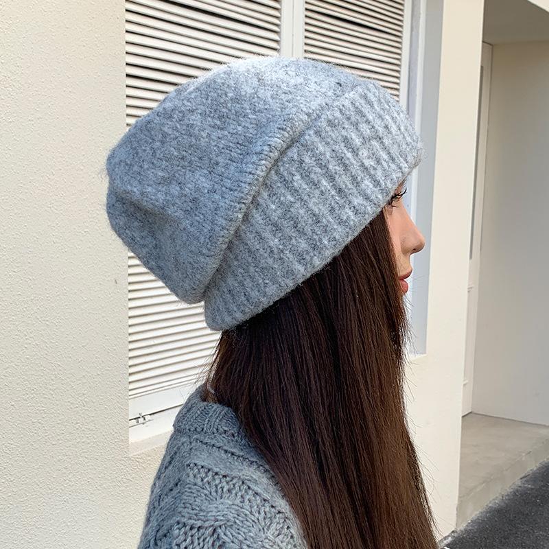 The Large Head Girdle Warm Ear Protecting Knitted Cap Is Fashionable and Versatile Making Your Face Look Good. The Small Woolen Cap Keeps You Warm