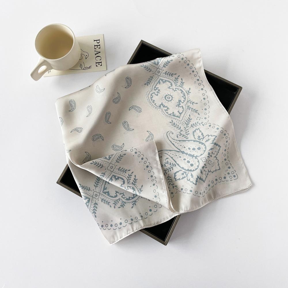 

Атласный маленький квадратный шарф, шелковый шарф, женский платок длиной 70 см, шарф с принтом орехов кешью, профессиональный шарф 70*70cm