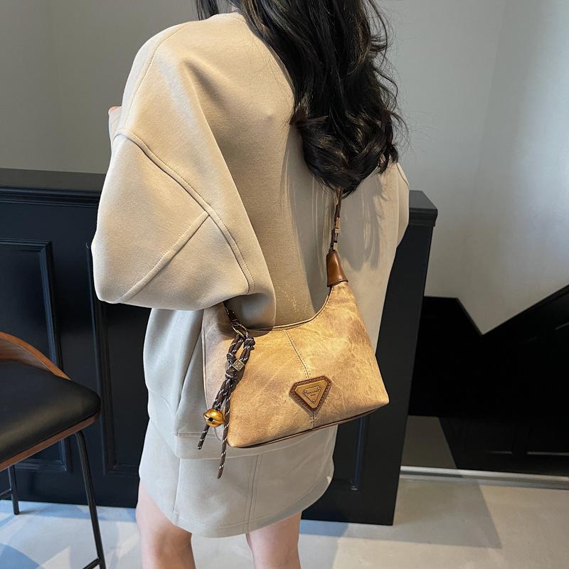 Retro Trendy High-end Hand Carry Small Square Bag 2025 Winter New Fashion Casual Shoulder Bag Niche Messenger Bag