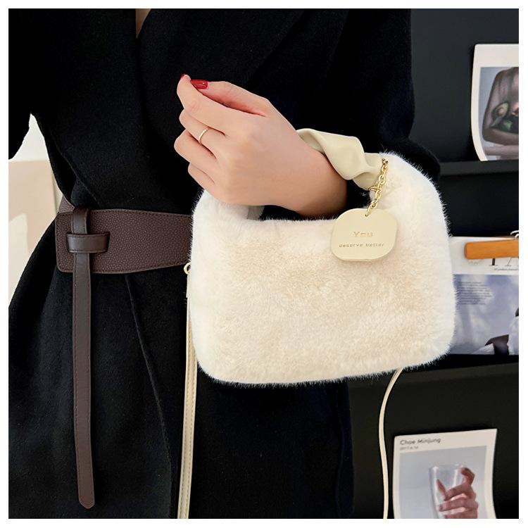 New plush messenger bag handbag texture fashion women's bag autumn and winter hair bag versatile niche chain handbag
