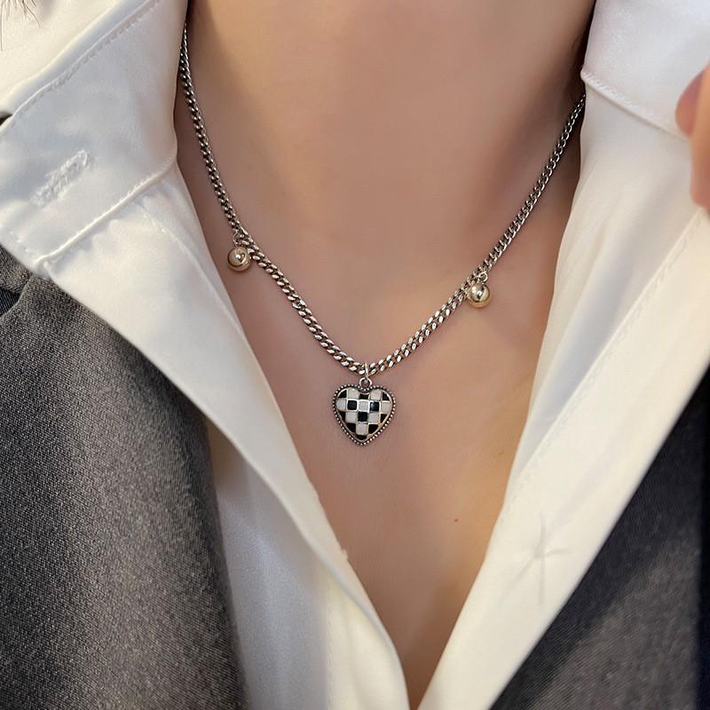 S925 Silver Retro Circle Necklace – Women's Elegant Clavicle Chain, Light Luxury Trendy Sweater Accessory