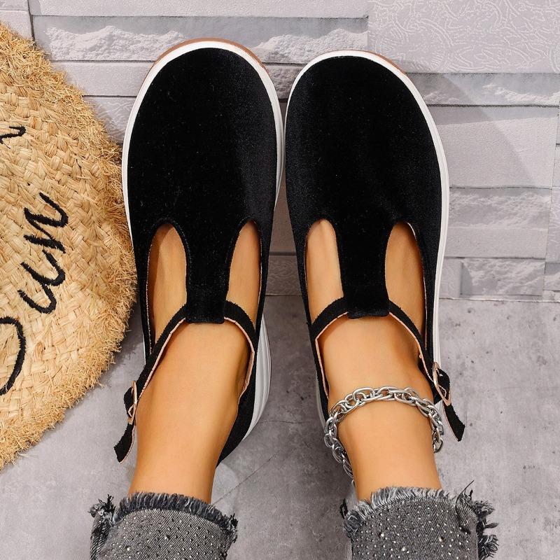 Spring and Autumn New Large Size Thick-soled Round Head Shallow Mouth Buckle Comfortable Single Shoes Women