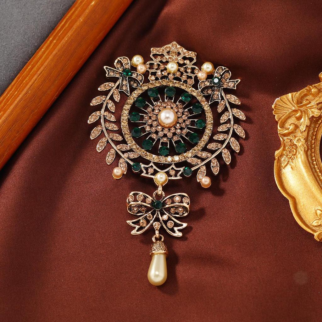 Vintage Baroque Bow Rhinestone Brooch Pin