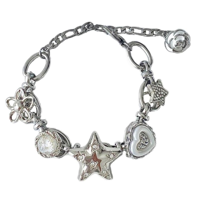 

Браслет-ланцюжок із зіркою у формі серця. Унікальні ювелірні вироби на зап’ястя. Стильний браслет-підвіска. 1