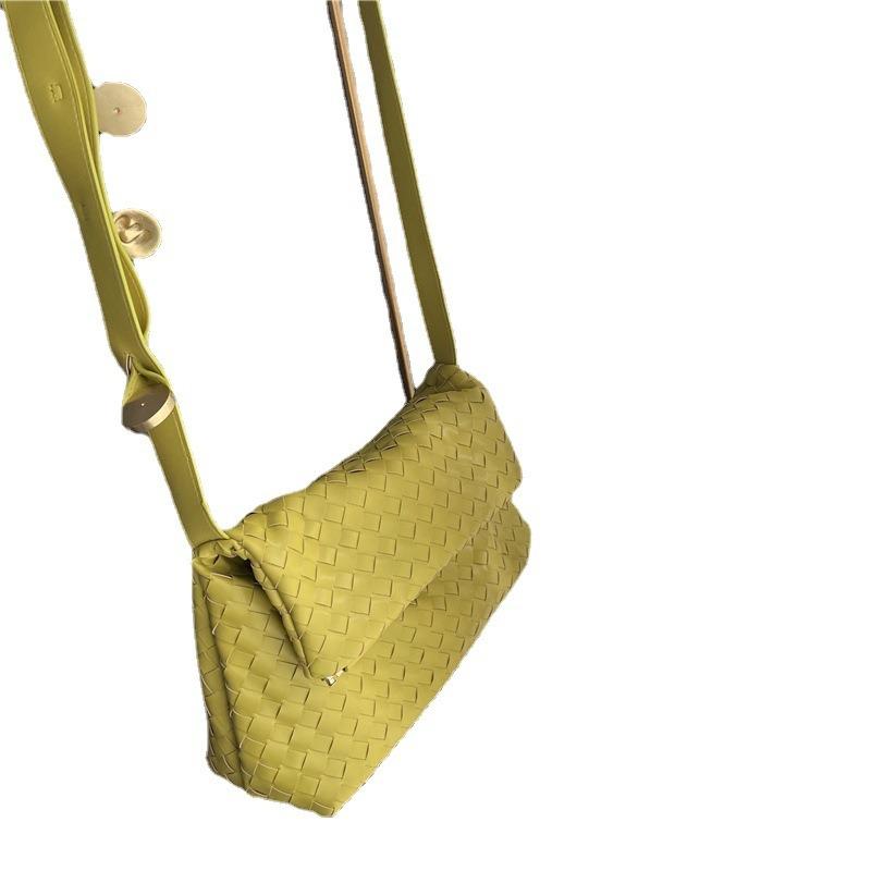 Geflochtene Schultertasche aus Leder Rhombus Umhängetasche Damen Tasche Breiter Schultergurt Stray Achseltasche Flechttasche