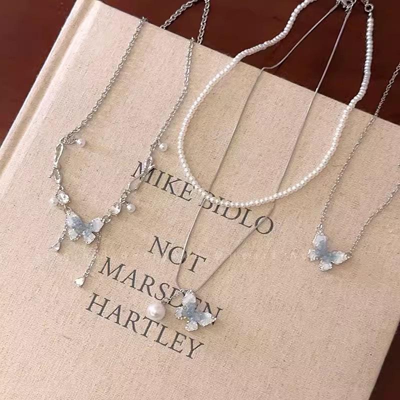 Super fairy temperament gradual change butterfly necklace women's summer sweet atmosphere niche temperament collarbone chain neck chain