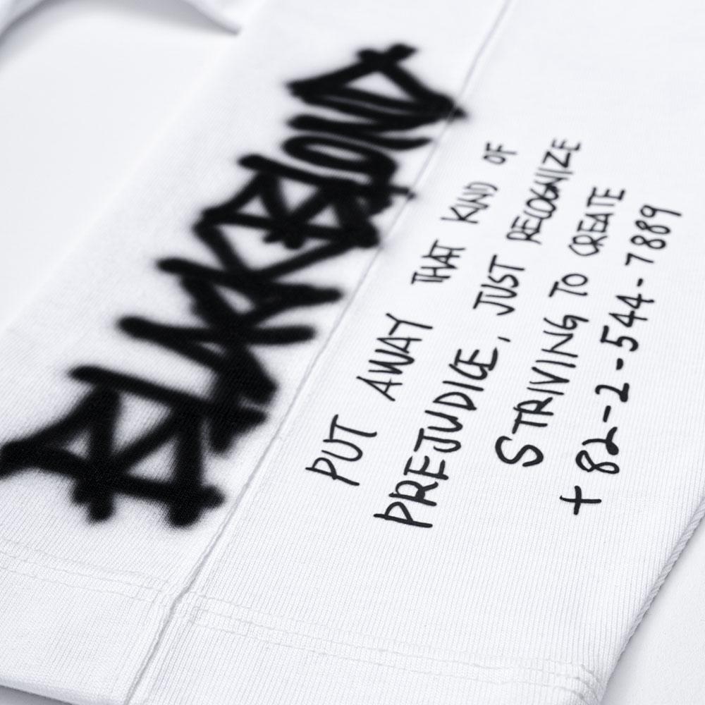 BLACKBLOND Vividi 1982 No Sympathy Long Sleeve Tee (White)