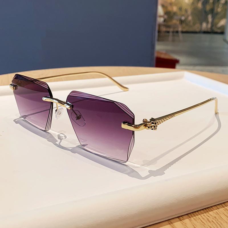 Square Metal Sunglasses With Pc Lenses For Fashion And Travel