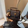 Premium retro small bag women's new autumn and winter versatile messenger bag fashionable portable small square bag