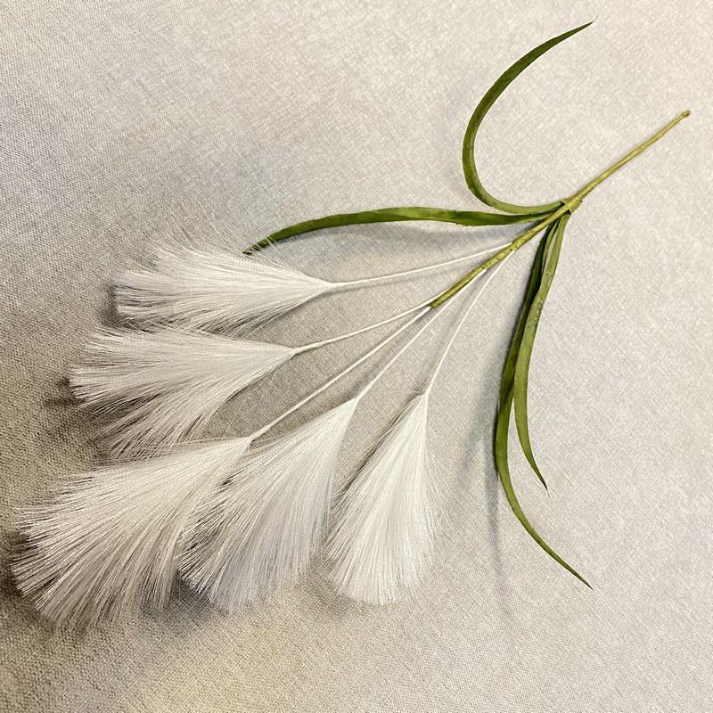 

Faux Reed Feather Grass Stems For Outdoor Events And Photo Props Decoration White