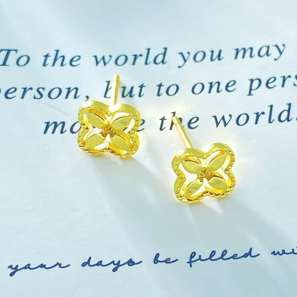 S925 Sterling Silver Four-Leaf Clover Stud Earrings with 18K Gold-Plated Needles - Luxury Feel and Elegant Design