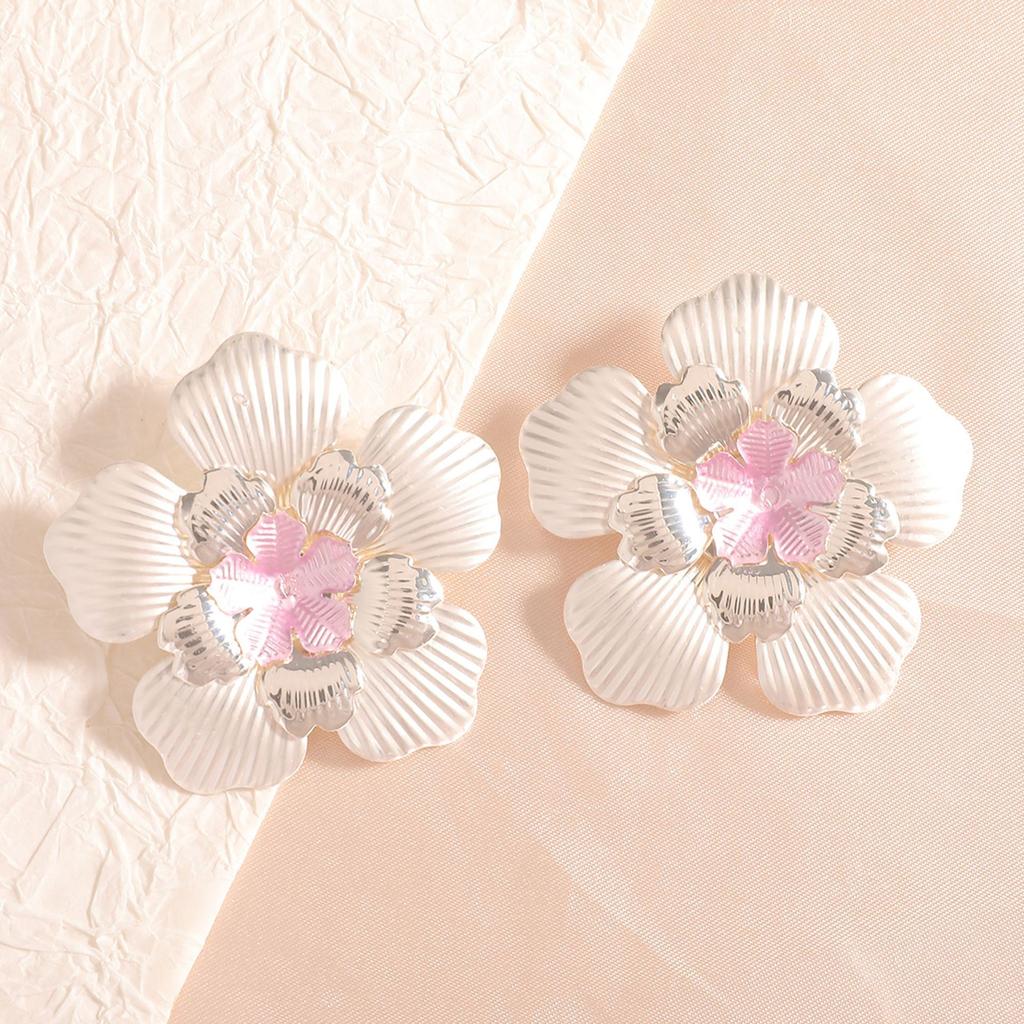 New Accessories Fashion Light Luxury Flower Earrings Premium Earrings Multi-layer Petal Ear Accessories Stud Earrings