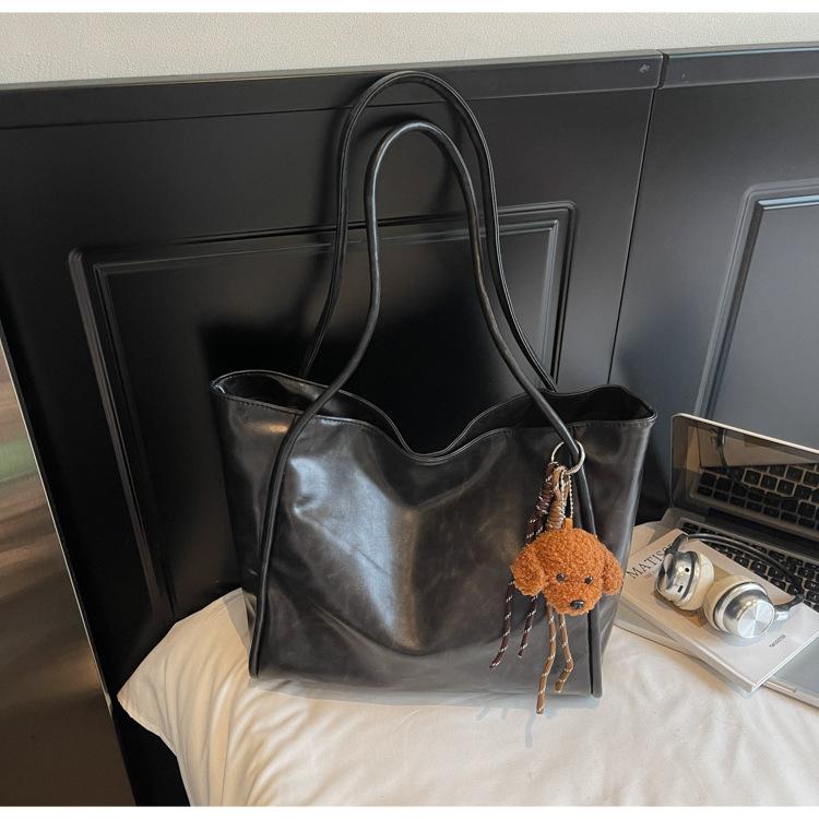 Autumn and Winter New Bag Women's 2025 Retro Large-capacity Tote Bag Underarm Bag Fashionable Commuter Shoulder Bag Tide