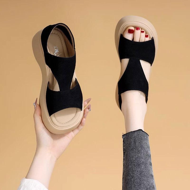 Koreaanse versie van platform sandalen met één band, veelzijdige antislip comfortabele buitenlandse handel sandalen 2025 zomer nieuwe strandschoenen damesschoenen