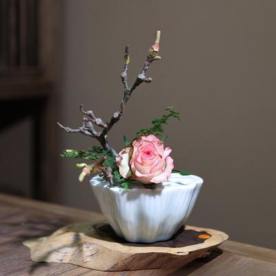 1pcs Chinese Style Lotus Shape Ceramic Ikebana Holder Ikebana Flower Arrangement Vase Tea Table Zen Kenzan Flower Art Fixed Tool