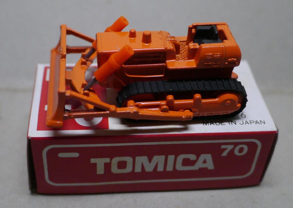 Tomica 70 Made in Japan Komatsu Bulldozer D65A Red TOMY Logo 1/65