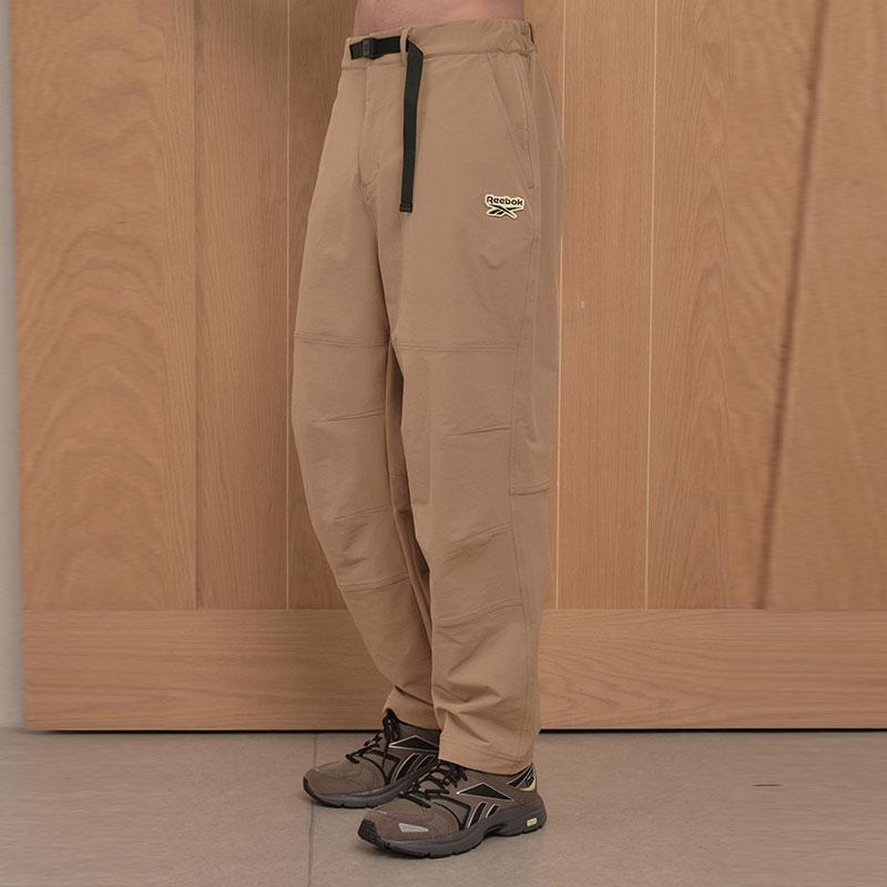 Reebok Einfarbige lockere Freizeithose mit mittlerer Bundhöhe Unisex Unterteile Braun 23FRC665UGR1