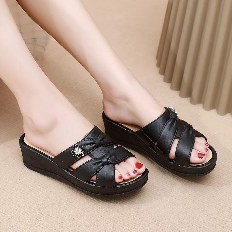 Women's Slippers Heightened Thick-soled Going Out High-end Wedge Heels High-heeled Sandals Home Non-slip Hollow Women's Shoes