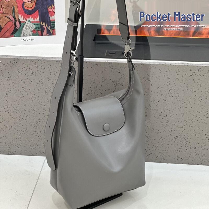 

Dou Xiaozhu Soft Genuine Leather Tote Shoulder Bag