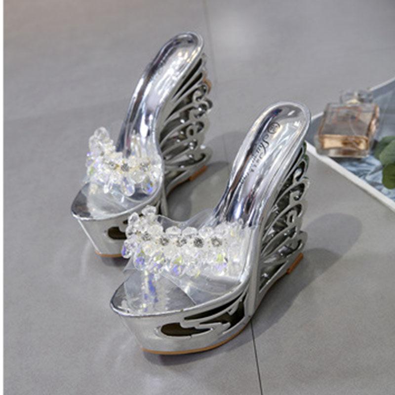 Dámské Sandály Letní móda nová kožená přezka pásek na zápěstí kovová ozdoba platforma sandály na vysokém podpatku speciálního tvaru 1076 série LFD