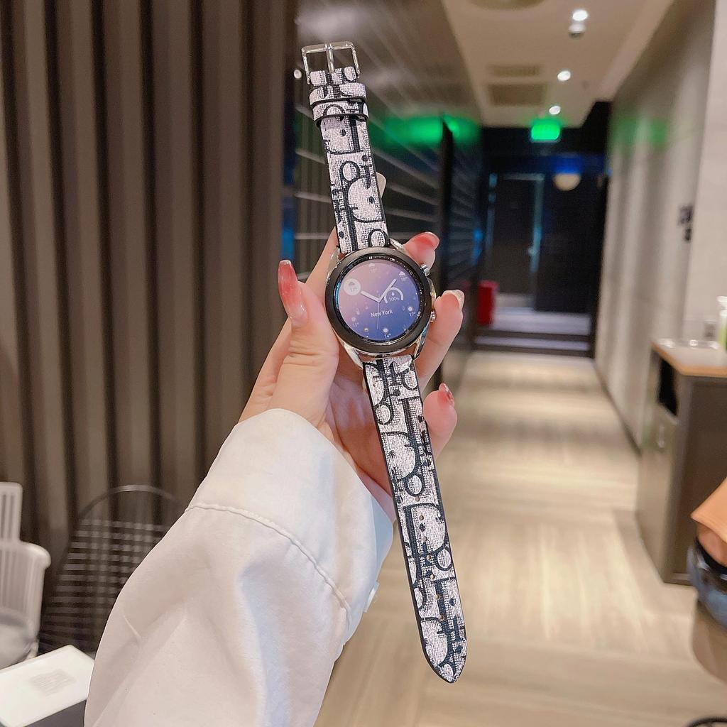 "Stylish Leather Wristband for Apple iWatch S8765432SE – Big Brand Appeal"