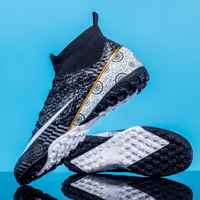 Kinder Fußballschuhe mit langen Stollen und hohem Schaft für Kunstrasentraining