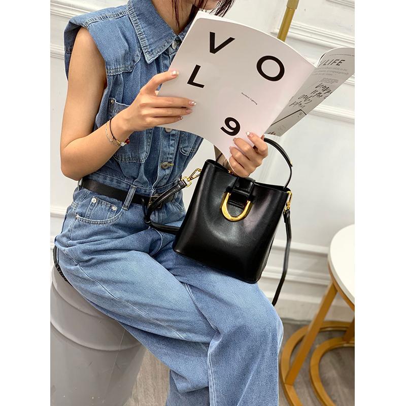 100% Genuine Leather Women's Bucket Bag New Fashion Large Capacity Commuter Handbag Shoulder Crossbody Bag for Women