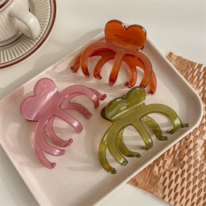 

Large Heart-Shaped Acrylic Updo Hair Clip for Women - Elegant Shark Clip