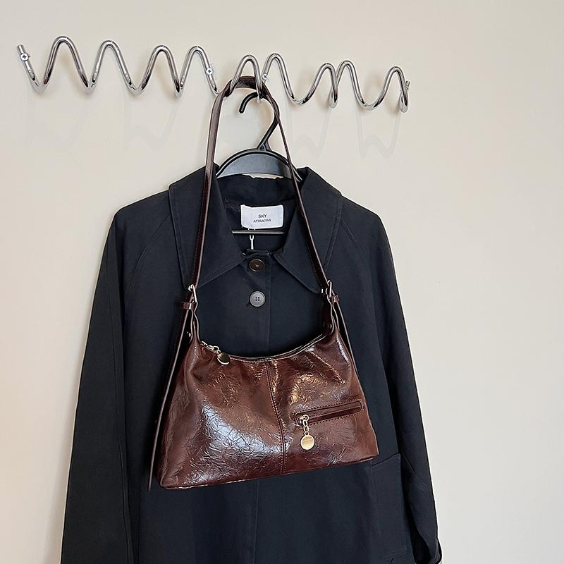 Bag Women's Autumn and Winter Maillard Style Underarm Bag Korean Niche Design Punk Locomotive Bag Shoulder Bag