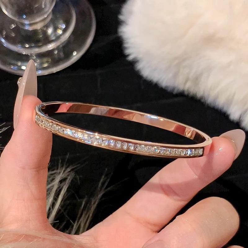 Damen Roségold Zirkon Armband: Nicht verblassender Titanstahl, Nischendesign für leichten Luxus