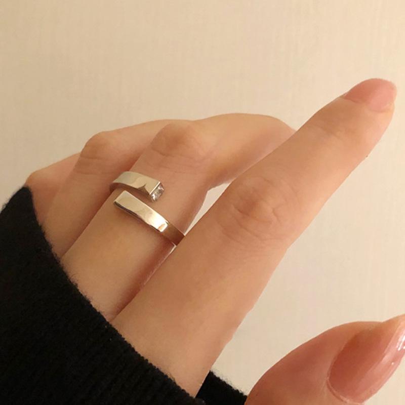 Korean Retro Simple Cross Asymmetrical Open Ring for Women - Creative Temperament Index Finger Accessory