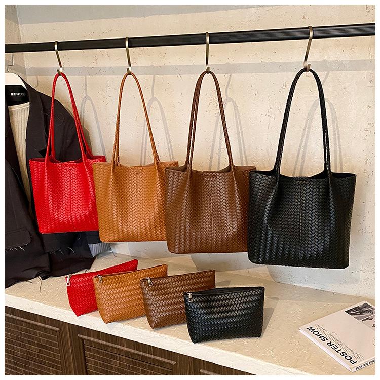 This year's popular bag women's large-capacity 2025 new summer simple and versatile shoulder bag commuter tote bag