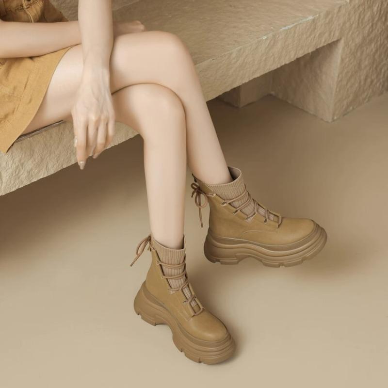 Nouvelles bottes Martin à semelles épaisses pour petites femmes, bottes courtes en cuir souple véritable augmentant la taille, bottes de mode tricotées à semelles compensées