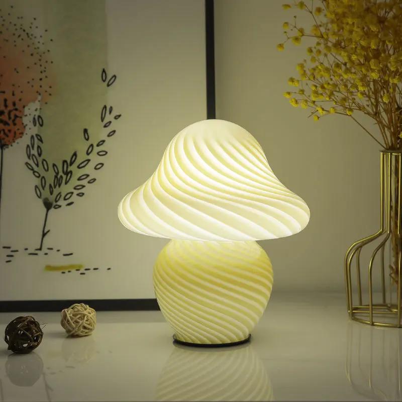 Mushroom LED Table Lamp American Medieval Mushroom Lamp Vintage Striped Glass Table Lamp Retro Bedside Bedroom Atmosphere Light