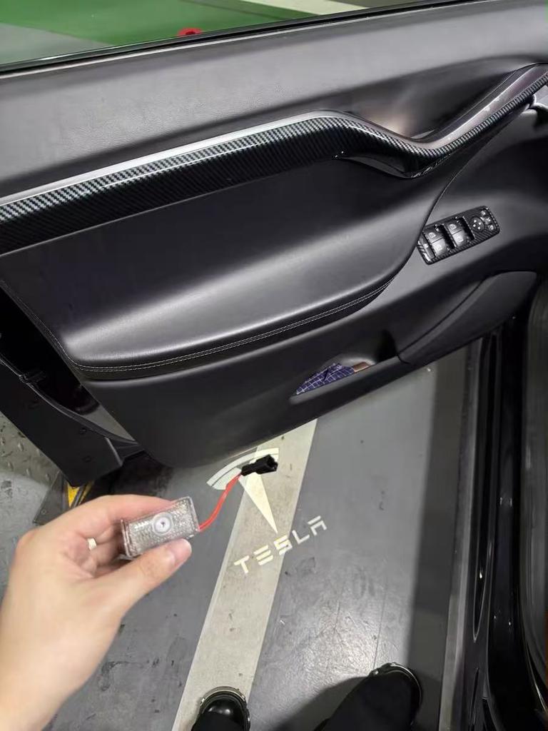 2Pcs LED Car Welcome Door Lights Emblem Accessory For Tesla SpaceX Model 3 Highland 2023 Model S X Y Y-Eur Roa Signage Light
