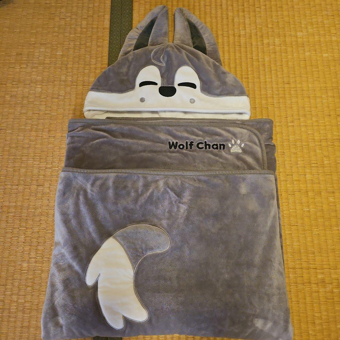 

[USED] straykids Wolfchan blanket