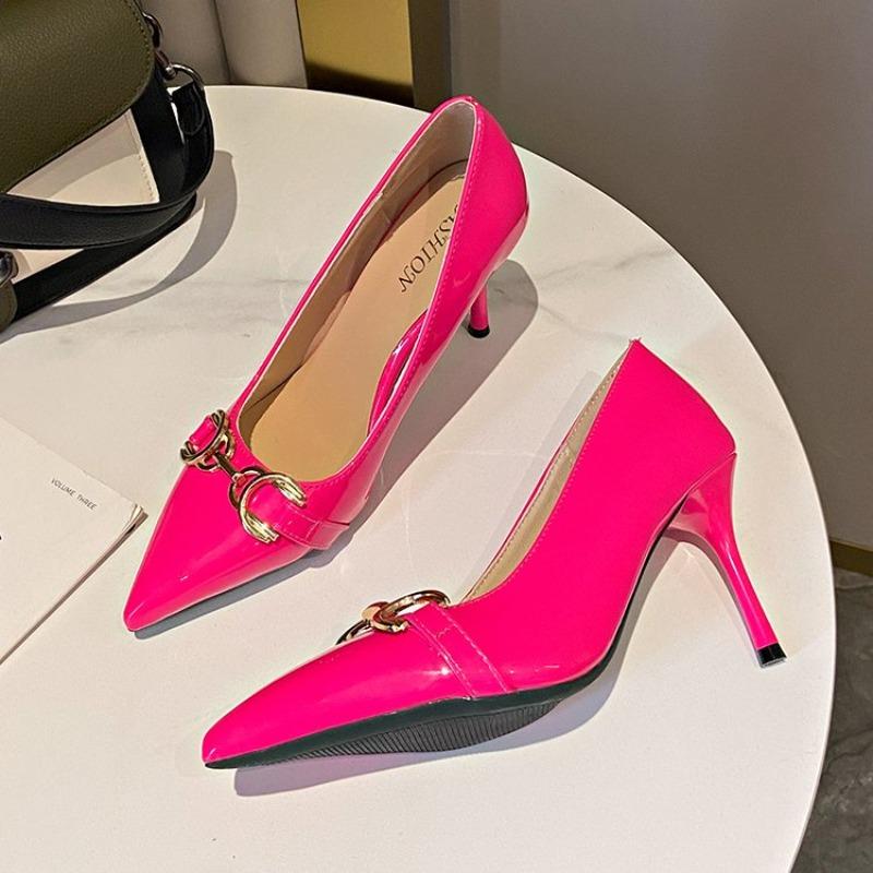 Mode 8cm High Heels für Damen Hochzeitsparty Pumps Dame Luxus Designer Mode Metallkette Stilettoabsätze Lederschuhe Übergröße 43