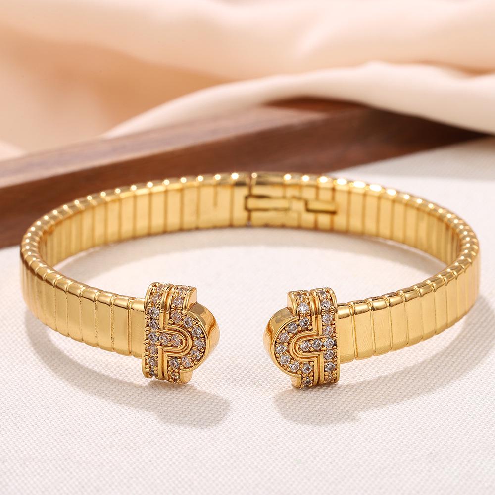 Elegant European-Style Open Design Bracelet Ring: Unique, High-End, Creative Jewelry Accessory