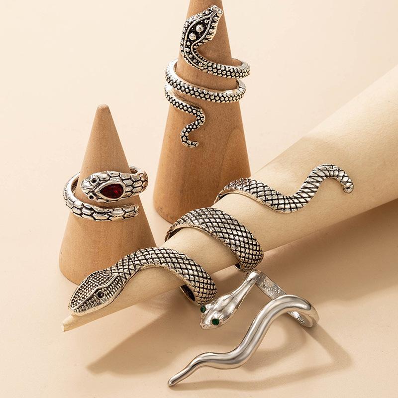 Exaggerated snake ring four-piece set, retro style diamond-set animal ring set