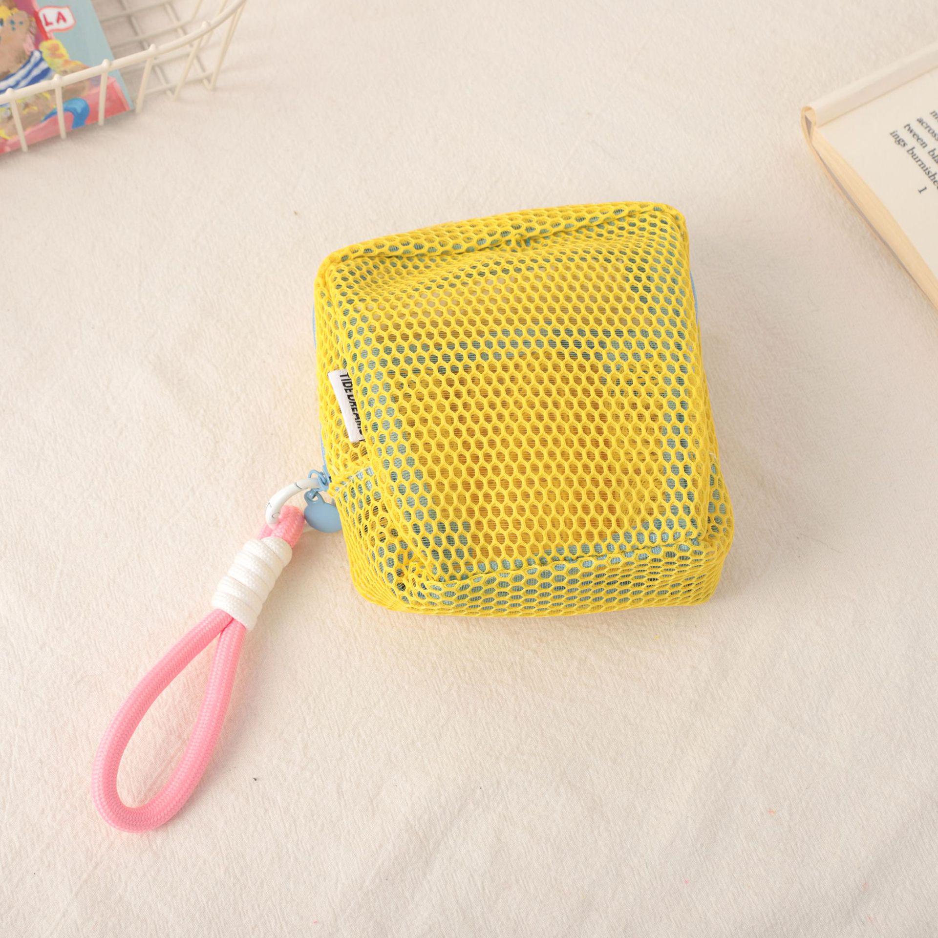 

Dopamine Color Large Capacity Mesh Makeup Bag - Portable Tofu Bag Small