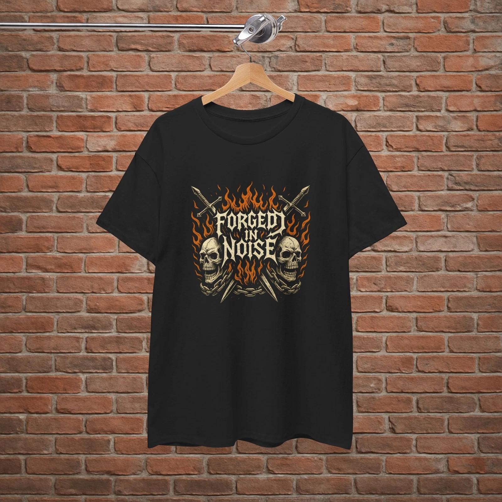 

Футболка с графикой Forged in Noise Metal Skull – Fire Swords Flames Rock от S до XL L