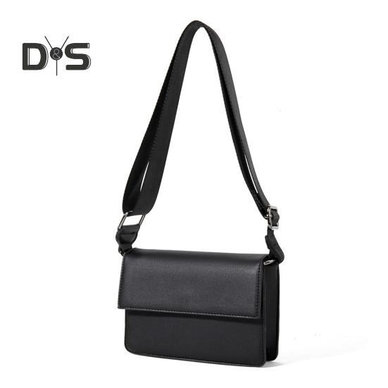 Men Shoulder Bag Envelope Type Adjustable Shoulder Strap Smartphone Keys Wallets Storage Sling Bag Multi-Pocket Design Reflective Strips for Safety