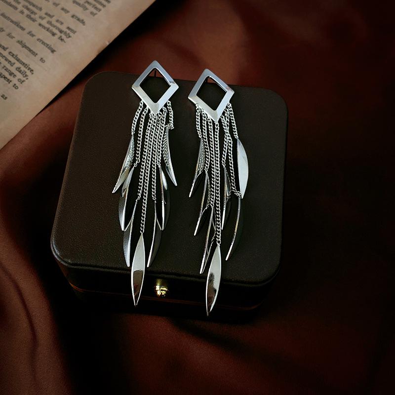 

Серьги-кисточки с пайетками в виде металлических листьев класса люкс: Серебряные пусеты с позолотой для женщин